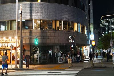 小伝馬町交差点のユニフォーム屋さんの２階になります。 - メトロシティ小伝馬町２０２　Ｃｒａｆｔ　ｄｉｐ　３ｎｏｗａ 日本橋小伝馬町　Craftdip 3nowa　レストランカフェ　の外観の写真