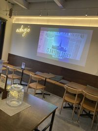 コワーキングスペース・ADAGIOCAFE レンタルスペース　ADAGIOの室内の写真