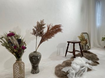 造花も多数ご用意しております。 - Photo Studio BP 中野新橋の室内の写真