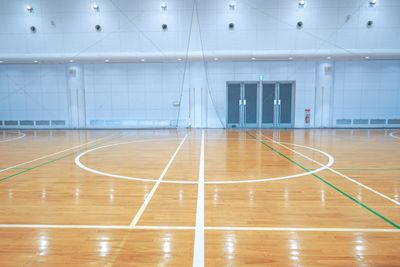 SPORTS LABO SHIBAURA 多目的に利用可能なインドアスポーツ施設の室内の写真