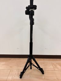 動画撮影用に三脚を導入しました。スマホ、一眼で使用可能。どなたも無料でご利用いただけます。 - スタジオキビス江坂店 ダンスができるレンタルスタジオ丨スタジオキビス江坂店の設備の写真