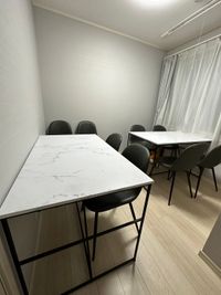 貸会議室en.beaute 貸し会議室room A　８名まで着席可能の室内の写真