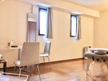 LaQoo南森町プライベートサロン 完全個室プライベートサロン#10【長時間割引・１日料金がお得！】の室内の写真