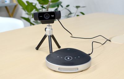 Web会議用のカメラとマイクを用意してあります。 - Creative Lab. 代々木 会議室・フリースペースの設備の写真