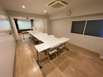 千代田三信ビルスペースの室内の写真