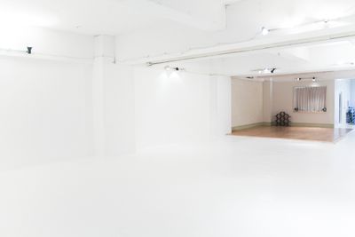 約80坪の広々としたスタジオ内 - レンタルスタジオパトローネ Astudioの室内の写真
