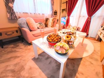 たこ焼きとローストビーフでおうちでBBQ✨3/3以降、ガラステーブルはございません - パーティ・誕生日会【コンビニ0分】オオノビル305「ロココ川口」 ハロウィン🎃2面採光✨ママ会👶優しい日差し💗癒し系スペースの設備の写真