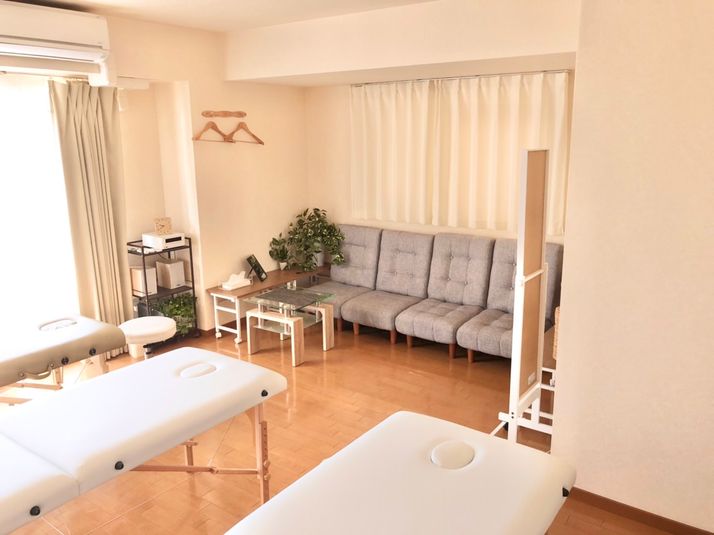 LaQoo研修スペース#11【施術ベッド最大4台までOK】 - LaQoo南森町プライベートサロン