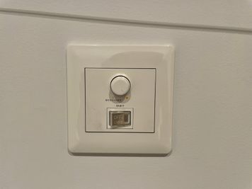 【室内の電気はツマミで調光が可能です】 - TIME SHARING 六本木 第6DMJビル 4Aの設備の写真