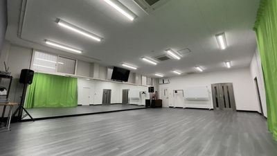 広さ79㎡(約51帖分)：ダンスや写真・動画撮影ができる多目的レンタルスタジオです。 - Uniiique Tenjin Studio