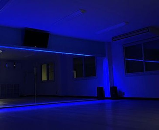 2F STUDIO：Uniiique Tenjin Studio - Uniiique Tenjin Studio