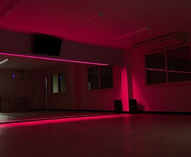 2F STUDIO：Uniiique Tenjin Studio - Uniiique Tenjin Studio