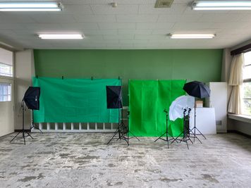 八ヶ岳コモンズ アートコモンズ（普通教室）の室内の写真