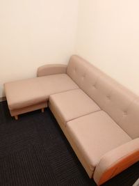 ソファーもあります♪ - レンタルスペースデルタ　Rentalspace Delta レンタルスペースデルタ岡山の室内の写真