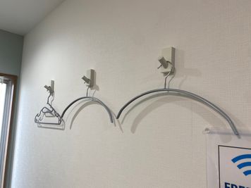 滑りにくいハンガーを置いてます。 - レンタルスペースちとから 千歳烏山駅徒歩２分☆RoomA☆レンタルスペースちとからAの室内の写真