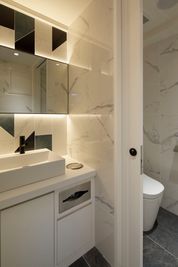 清潔感ある洗面スペース - MITSUBACHI 貸切レンタルラウンジの室内の写真