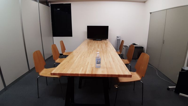 ライブ配信スペース - 猫がいる会議室バンブーグローブ