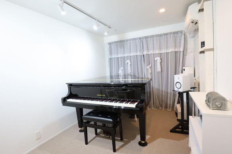 音楽スタジオ内（グランドピアノ常設） - Studio AXI 池上 音楽スタジオの室内の写真