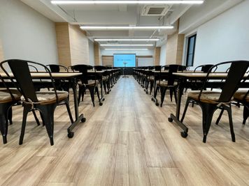 【床も壁も家具もナチュラルウッドでまとめられているのでオシャレ♪】 - 【閉店】TIME SHARING 水道橋  【閉店】3Aの室内の写真