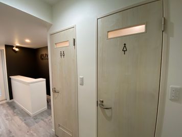 トイレも綺麗・ - LIVE CAPSULE 高田馬場 Private Roomの設備の写真