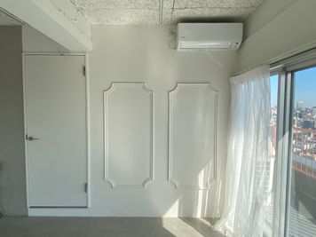 撮影SPOT②枠縁デザインがポイントのホワイト壁 - A-STUDIO A‐STUDIOの室内の写真