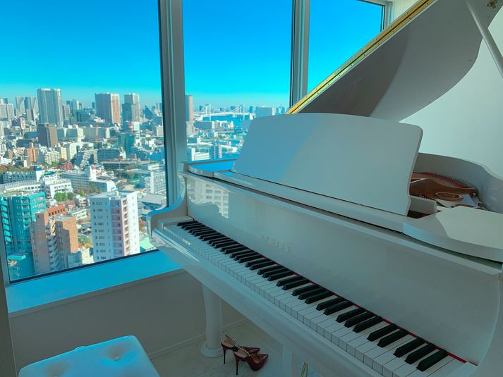 Piano Salon APOLLO - Piano Salon APOLLO