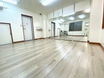 ダンスができるレンタルスタジオdandandan JR三ノ宮駅歩いて1分！ダンスができるレンタルスタジオの室内の写真