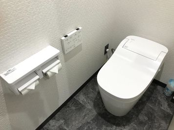 施設内に男女別のお手洗いがございます。 - PERSONAL SUITE 吉祥寺 ＜BOOTH25＞半個室空間※音漏れ対策実施中※のその他の写真