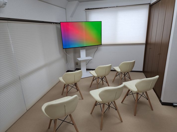 お部屋タイプの小さな会議室/レンタルスペース - れおのスペース