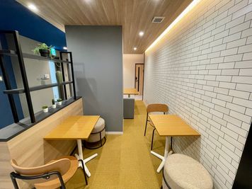 【お洒落なデザインの共用部です。※共用部での大声での会話はお控えください。】 - テレワークブース蒲田 ブース21の設備の写真