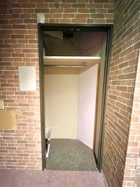 ハンガー掛け（入口横） - 紅茶屋 417TEA レンタルスペース／多目的スペース／演奏練習などにもの室内の写真