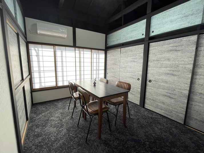 古民家の面影が残る和モダンな個室です。風通し◎ - きれいな古民家　Kuru96サラダハウス 和モダンレンタルスペースの室内の写真