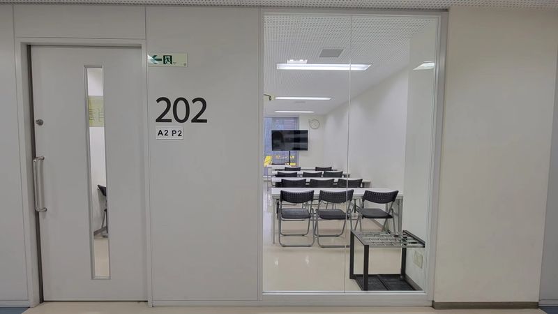 202会議室【1名～24名】（２F）30平米 - サム貸し会議室