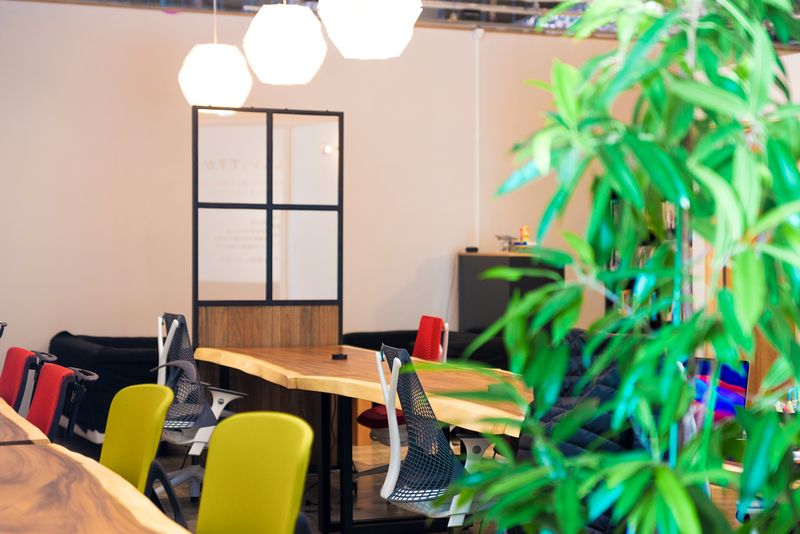 コワーキングスペースRoom8 - Room8