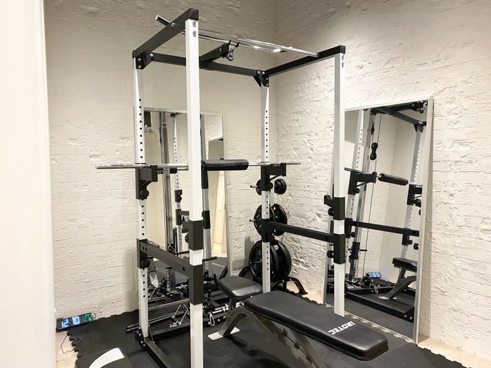 ジムマシン付きスタジオ - LALA FIT 自由が丘スタジオ