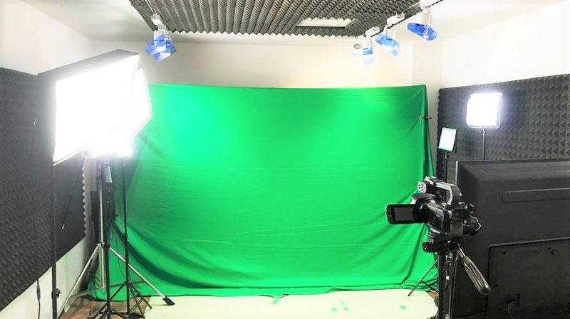 RoomA | 撮影機材・設備が無料で使える撮影スタジオルーム - レンタルスペース＆撮影・配信スタジオ　LiLeaS（ライラス）