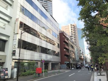 溜池山王駅1分・赤坂駅4分、国会議事堂前・霞が関・虎ノ門からでも10分以内で行ける好立地 - レンタルスペース＆撮影・配信スタジオ　LiLeaS（ライラス） RoomC | 会議・研修で使えるスペース。撮影・配信にもの室内の写真