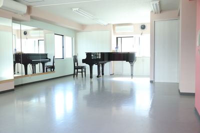 リトミック・バレエ・ダンス・コーラス・合奏練習などにご使用いただける広いスタジオです - ドリームスタジオ東陽町第二　スタジオA