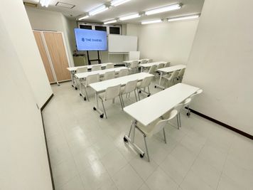 神保町駅より徒歩1分×21名着席の会議室！備品全て無料！ - TIME SHARING 神保町 樋谷ビル