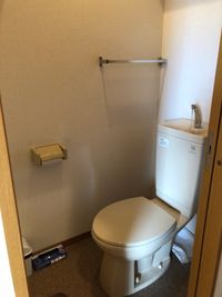 お手洗いの利用可能です！ - 〈ホワイトマンション〉屋上🏢完全個室✨Wi-Fi📶撮影📷 〈ホワイトビル〉屋上🏢完全個室✨Wi-Fi📶撮影📷料理🍳の室内の写真