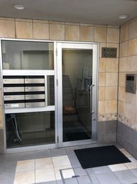 オートロックは
呼→3→5→7→8の順番でボタンを押すと解除できます - 〈ホワイトマンション〉屋上🏢完全個室✨Wi-Fi📶撮影📷 〈ホワイトビル〉屋上🏢完全個室✨Wi-Fi📶撮影📷料理🍳の外観の写真