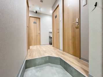 エントランス - STUDIO ZERO 町田ターミナル口店 Studio A - ネイビー: 定員4名の室内の写真