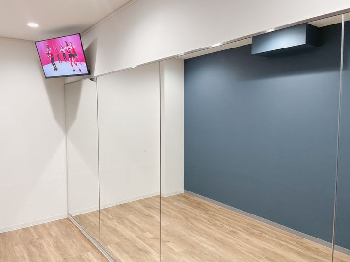 Studio A - ネイビー: 定員4名 - STUDIO ZERO 町田ターミナル口店