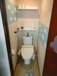 トイレ、ウォシュレット付き - 楽足院 レンタルサロン湊「みなと」の室内の写真