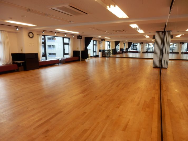 全面① - 横浜ダンス学院  レンタルスタジオ 横浜駅徒歩6分 最大112㎡ 多ジャンルOKの室内の写真