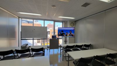教室内 - サム貸し会議室 303会議室【1名～30名】（３F）30平米の室内の写真