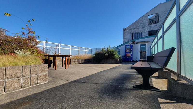 205会議室【1名～24名】（２F）30平米 - サム貸し会議室