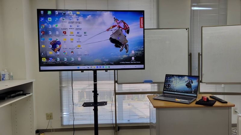 301会議室【1名～15名】（３F）30平米 - サム貸し会議室