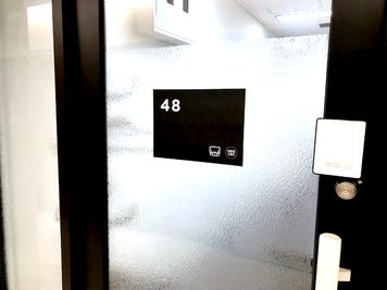 入口 - 自習室うめだの貸し会議室　３ビル ２階４８号室の室内の写真