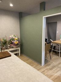 施術スペース1 - Fate レンタルスペース Fate レンタル美容スペースの室内の写真